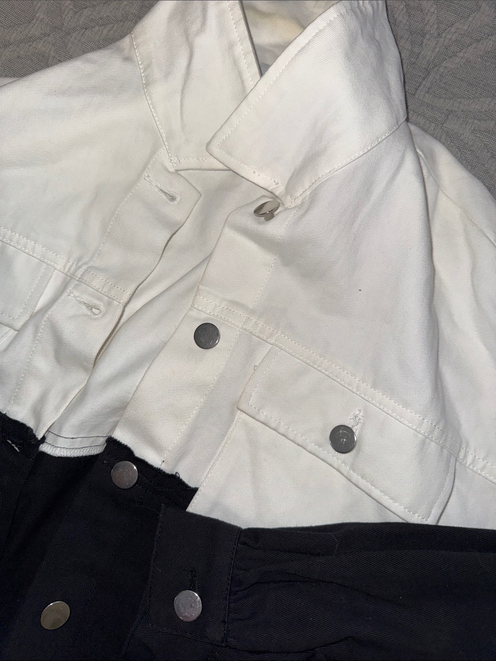 Women’s Cropped Color-block Jacket - Picture 2 of 2